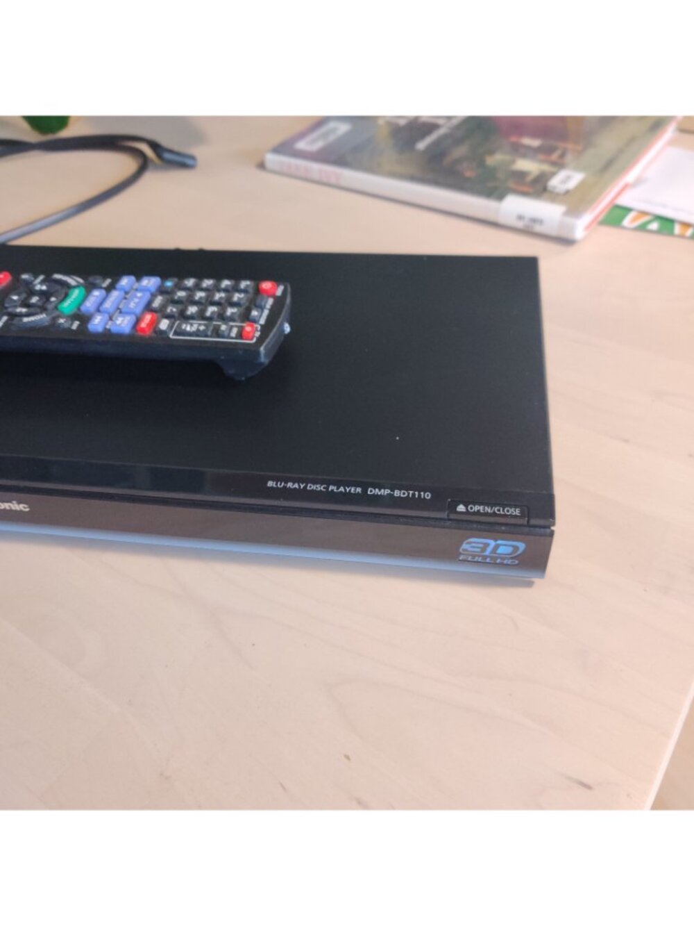 Panasonic DMP-BDT110 3D Blu-Ray Player + Remote - Picture 3 of 4